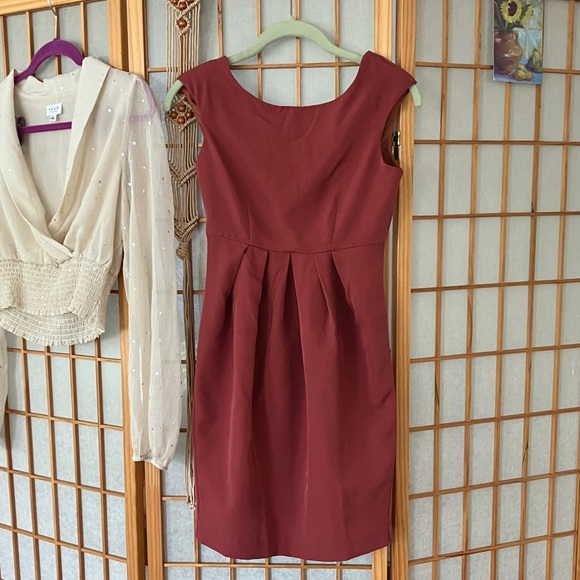 H&M Dresses & Skirts - H&M Size 2 Burnt Orange Cap-Sleeved Pleated Front Lined Mini Dress